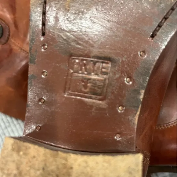 Frye women’s  Melissa Button COGNAC Brown Pull On Riding Boots Size 6
