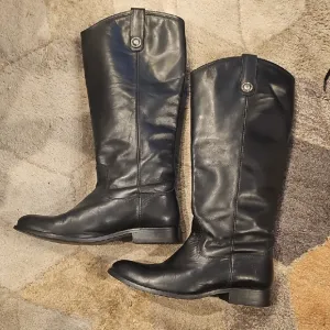 Frye Women's Melissa Button Riding Boots - Round Toe Sz 7.5B