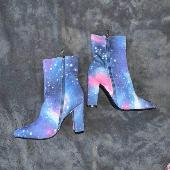 Galaxy Print Pointy Toe Chunky Heeled Ankle Boots Women's Size 7 Heel 4 inches