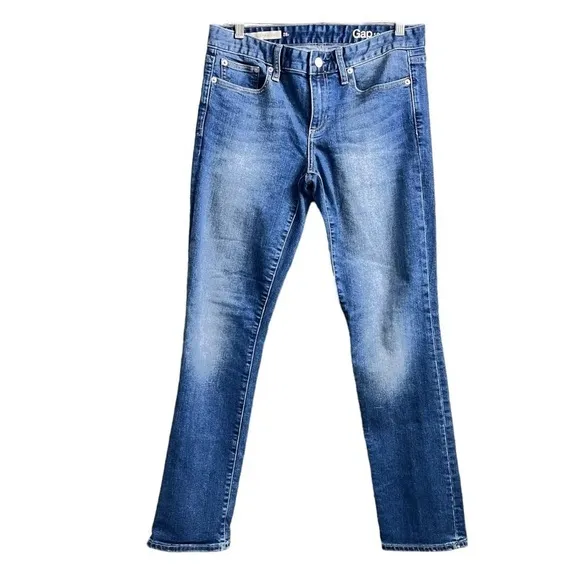 GAP (NWOT) Real Straight Jeans Size 28