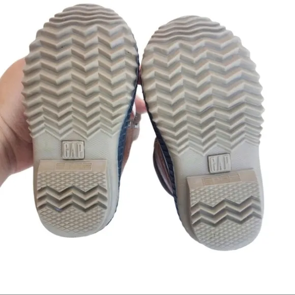 GAP Snow Boots Girls &amp; Boys Size 5T/6T