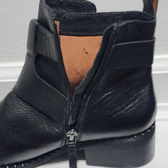 GENTLE SOULS by‎ KENNETH COLE Women's Biker Booties Best of Moto Boot - Size 7 M