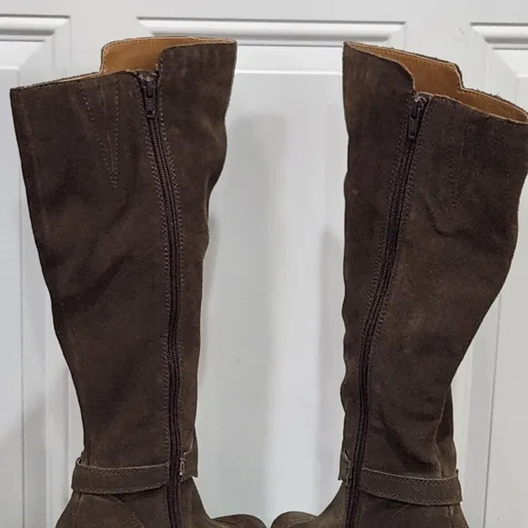 Giani Bernini Cagney knee length green suede boots women's size 7.5