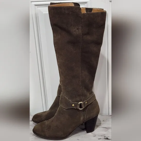 Giani Bernini Cagney knee length green suede boots women's size 7.5