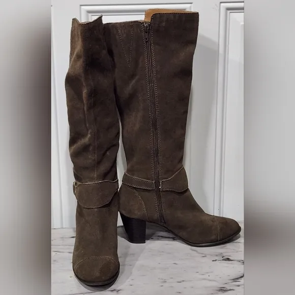 Giani Bernini Cagney knee length green suede boots women's size 7.5