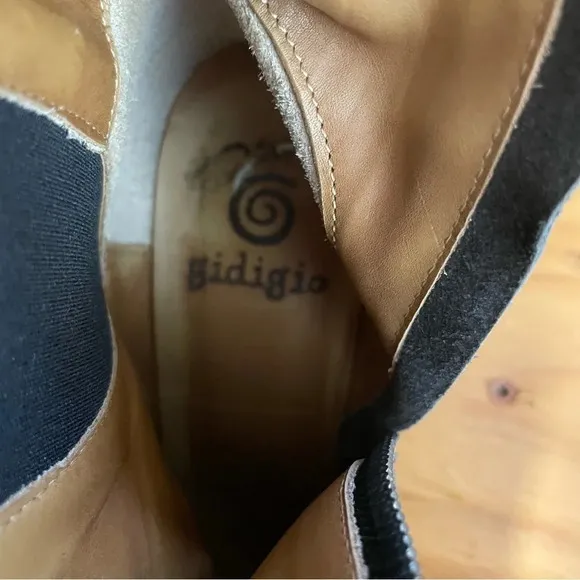 Gidigio Made in Italy Suede Leather Ankle Boots block heel