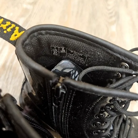 Girls Dr. Martens boots