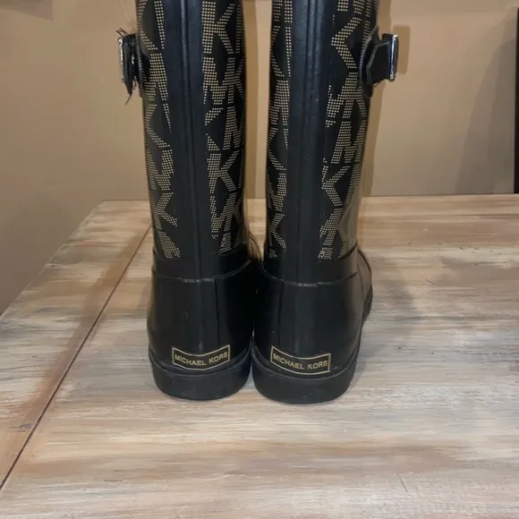 Girls Michael Kors Black and Gold rain Boots size 4