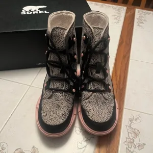 Girls Sorel &quot;Explorer&quot; snow boots
