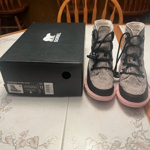 Girls Sorel &quot;Explorer&quot; snow boots