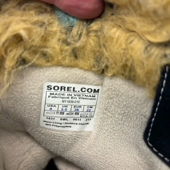 Girl’s Sorel Joan Of Arc Waterproof Winter Boots Size 4