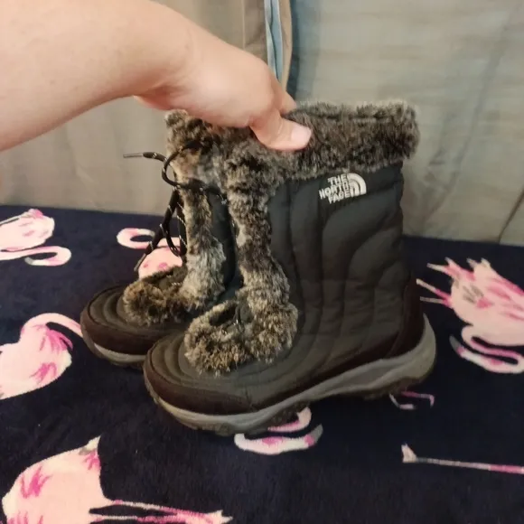 Girls The North Face Black Winter Snow Boots With Fur Trim Size 4