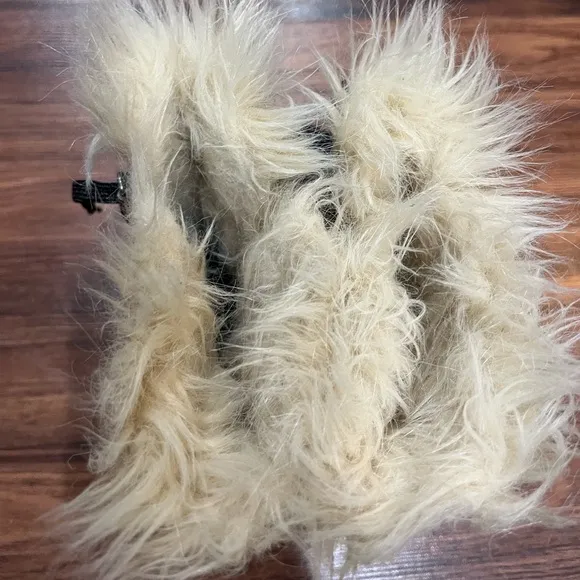 Girls' Tofino II Faux Fur Waterproof Cold Weather Boots (Youth) size 1