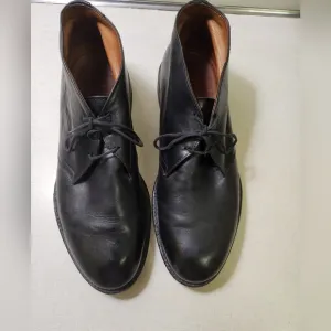 GUC Barney's New York Men's Black Leather Ankle Boots; Size 11