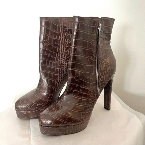 Guess Women’s Dejah 2 Side Zip Heeled Boots in Brown Size 9 NWOB
