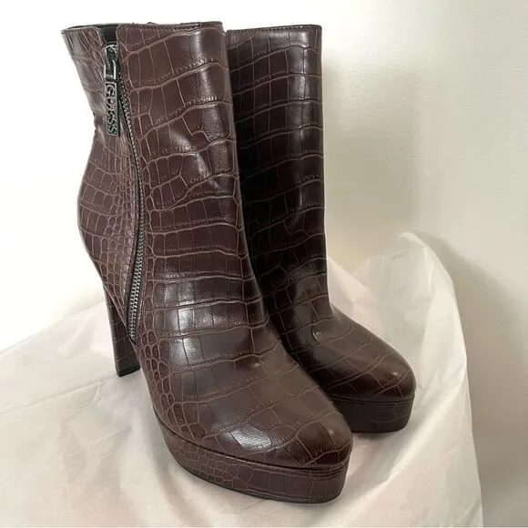 Guess Women’s Dejah 2 Side Zip Heeled Boots in Brown Size 9 NWOB