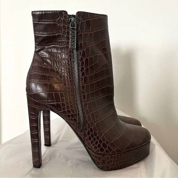 Guess Women’s Dejah 2 Side Zip Heeled Boots in Brown Size 9 NWOB
