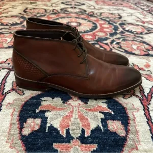 Hart Schaffner Marx Leather Chukka Boots