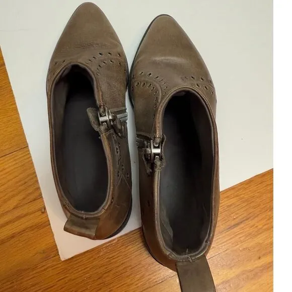 Henry Beguelin Leather Grommet Ankle Boots Sz. 36.5 (US 6.5)