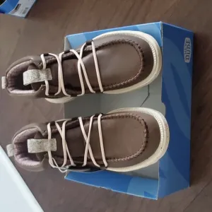 HEY DUDE WENDY PEAK HI SUEDE