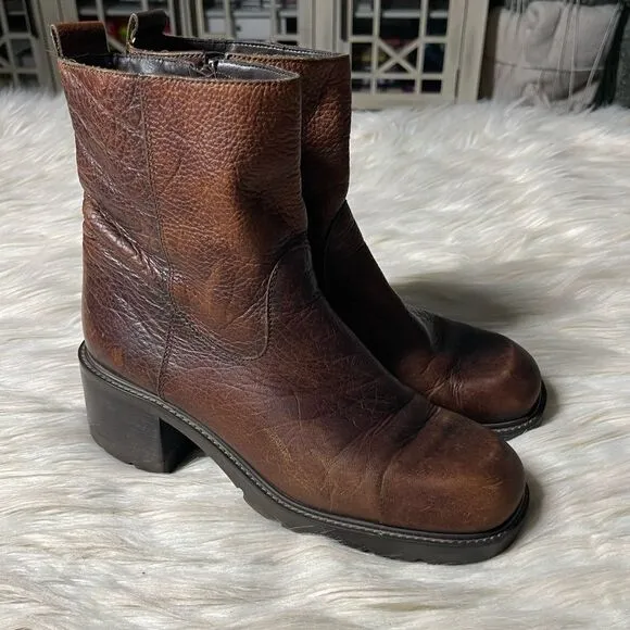 High Sierra 90's Chunky Heel Leather Boots in Brown