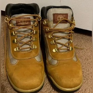 ⭐️HOST PICK⭐️ Timberland Boy’s Field Boots size 6