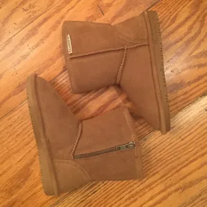 🎉HP🎉 NWOT Bearpaw Boots
