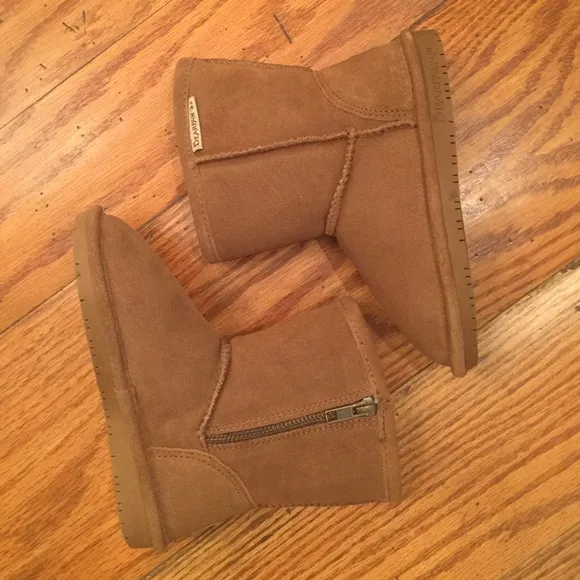 🎉HP🎉 NWOT Bearpaw Boots