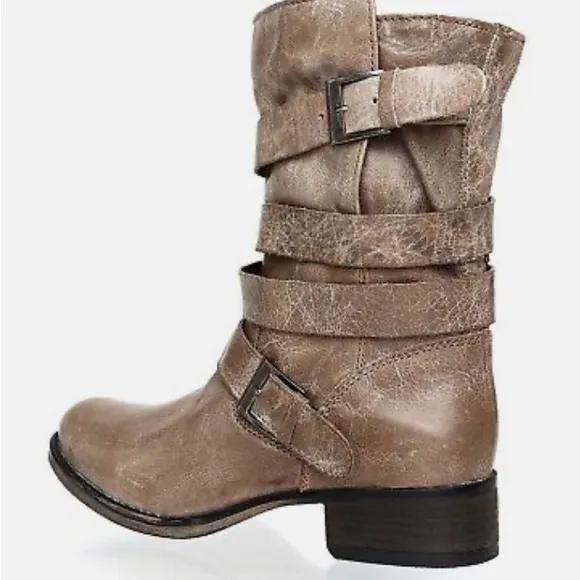✨HP✨Steve Madden Brewzzer distressed leather boots