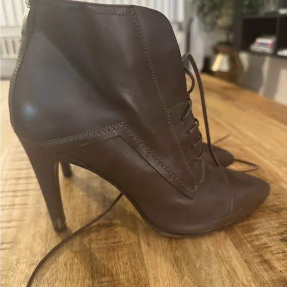 Hugo boss BOSS brown leather pointed pointy toe tip lace up high heel boots EUC