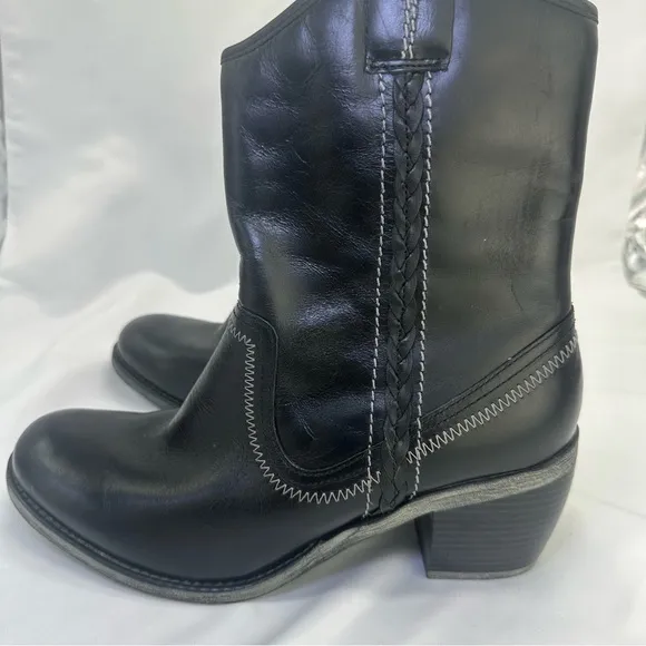 Hush‎ Puppies Rustique Western Boots Waterproof size 9 Leather upper waterproof