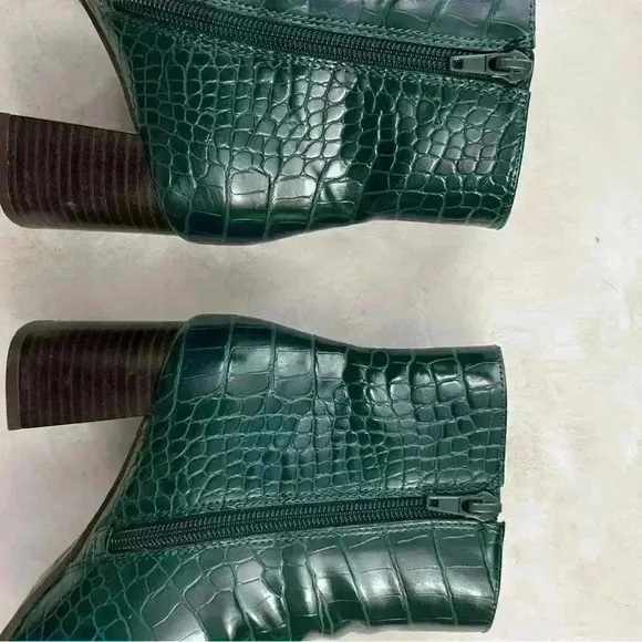 INC Green Snakeskin Faux Leather Ankle Boots Size 6