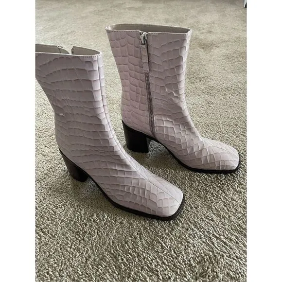 INTENTIONALLY BLANK - Womens Contour Heeled Boot Lilac