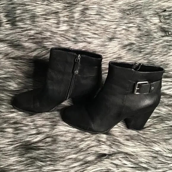 Isaac Mizrahi Black Leather Ankle Boots 7M