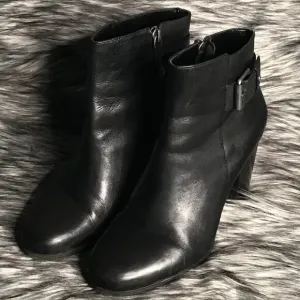 Isaac Mizrahi Black Leather Ankle Boots 7M