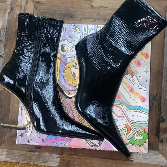 Jeffery Campbell Compass