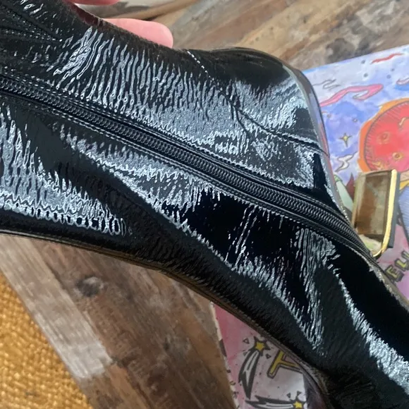 Jeffery Campbell Compass