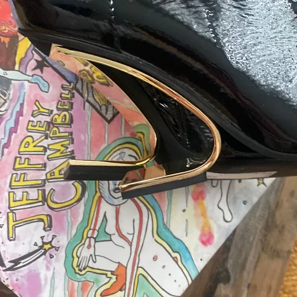 Jeffery Campbell Compass