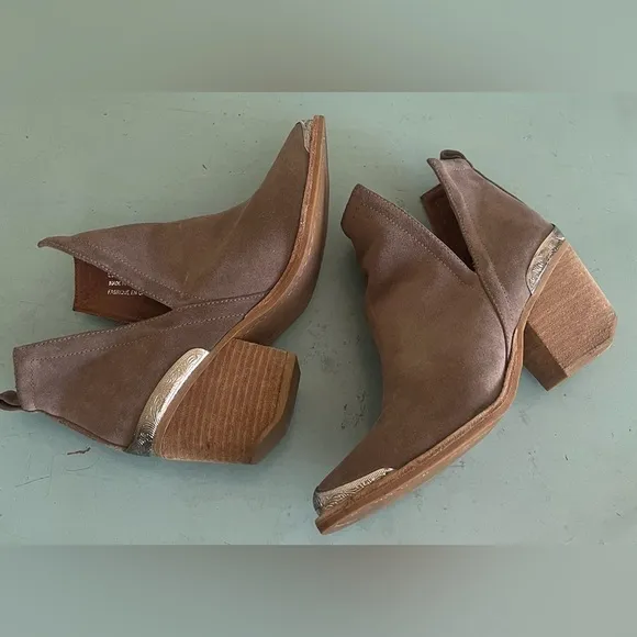 Jeffrey Cambell Cromwell Brown Suede Western Cowboy Ankle Boots Size 6.5 $275