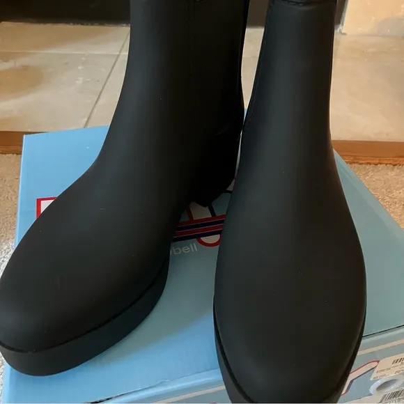 JEFFREY CAMPBELL Hydra Platform Waterproof Chelsea Boot in Black Matte 10 NIB