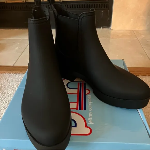 JEFFREY CAMPBELL Hydra Platform Waterproof Chelsea Boot in Black Matte 10 NIB