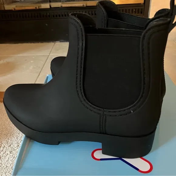 JEFFREY CAMPBELL Hydra Platform Waterproof Chelsea Boot in Black Matte 10 NIB