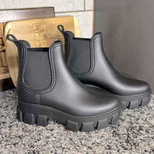Jeffrey Campbell Play Black Lug Sole Waterproof Chelsea Boots Size 8