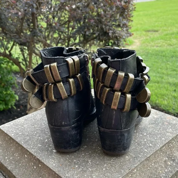 Jeffrey Campbell Rare Gothic Buckled Stud Black Ankle Booties Size 7
