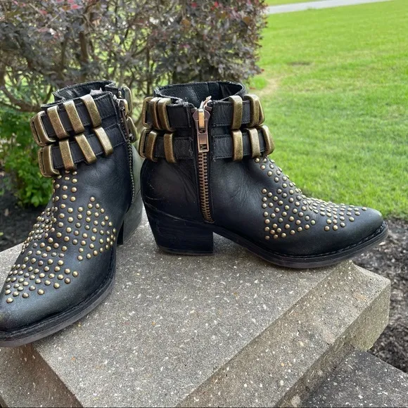 Jeffrey Campbell Rare Gothic Buckled Stud Black Ankle Booties Size 7