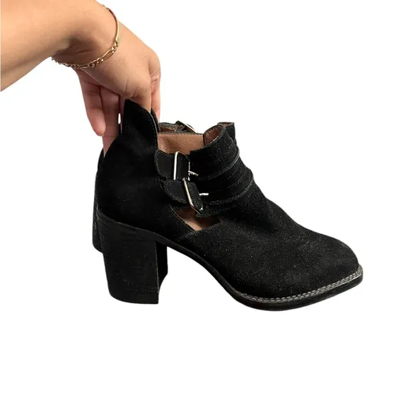 JEFFREY CAMPBELL Roycroft Suede Black Booties Boots