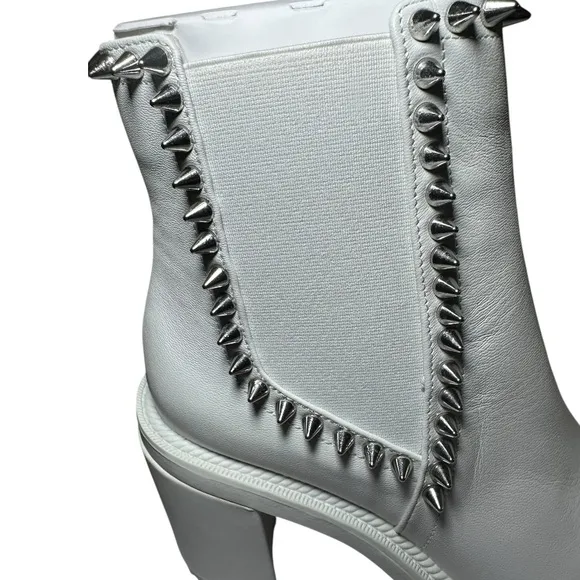 Jessica Simpson size 9.5 Demmie Leather Chunky Block Heel Studded Ankle Boots
