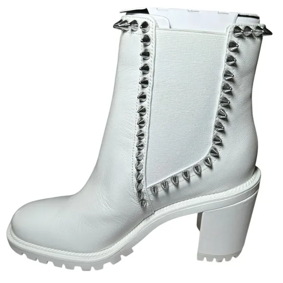 Jessica Simpson size 9.5 Demmie Leather Chunky Block Heel Studded Ankle Boots