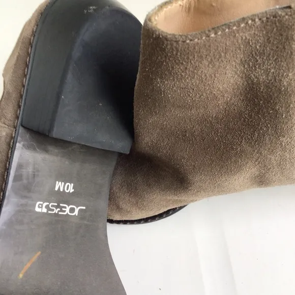 Joe’s Jeans Metal Chain Cap Toe Suede Ankle Boots. Size 10