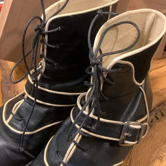 JOHN FLUEVOG “IN THE MONEY” BLACK BOOTS BOOTEES WITH BUCKLES STRAPS AND …